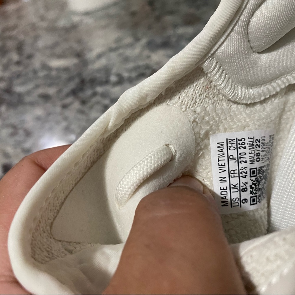 **NWT** Yeezy Boost 350 V2 Men’s - Picture 7 of 10